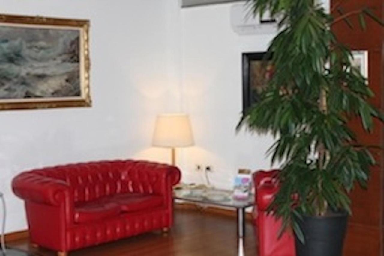 Hotel Elvezia Pesaro Luaran gambar
